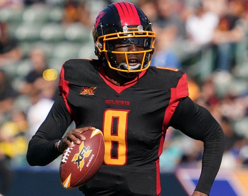 Los Angeles Wildcats quarterback Josh Johnson running with the ball